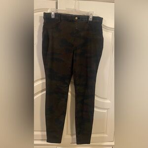 Time and Tru Women's Camouflage Skinny Jeggings Green/Black/Brown